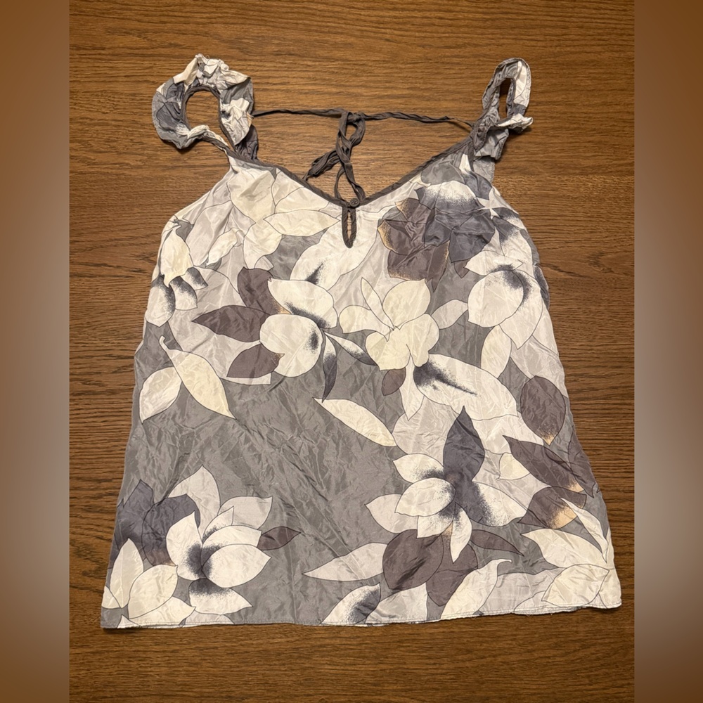Old Navy Floral Tie-Back Tank Top in Gray and White